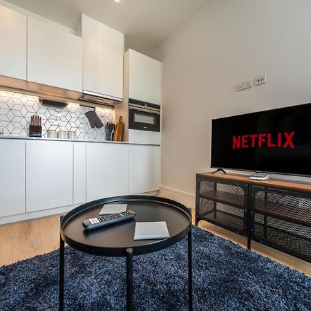 Cozy Apartments - Free Wifi And Parking Onsite Feltham Exteriér fotografie