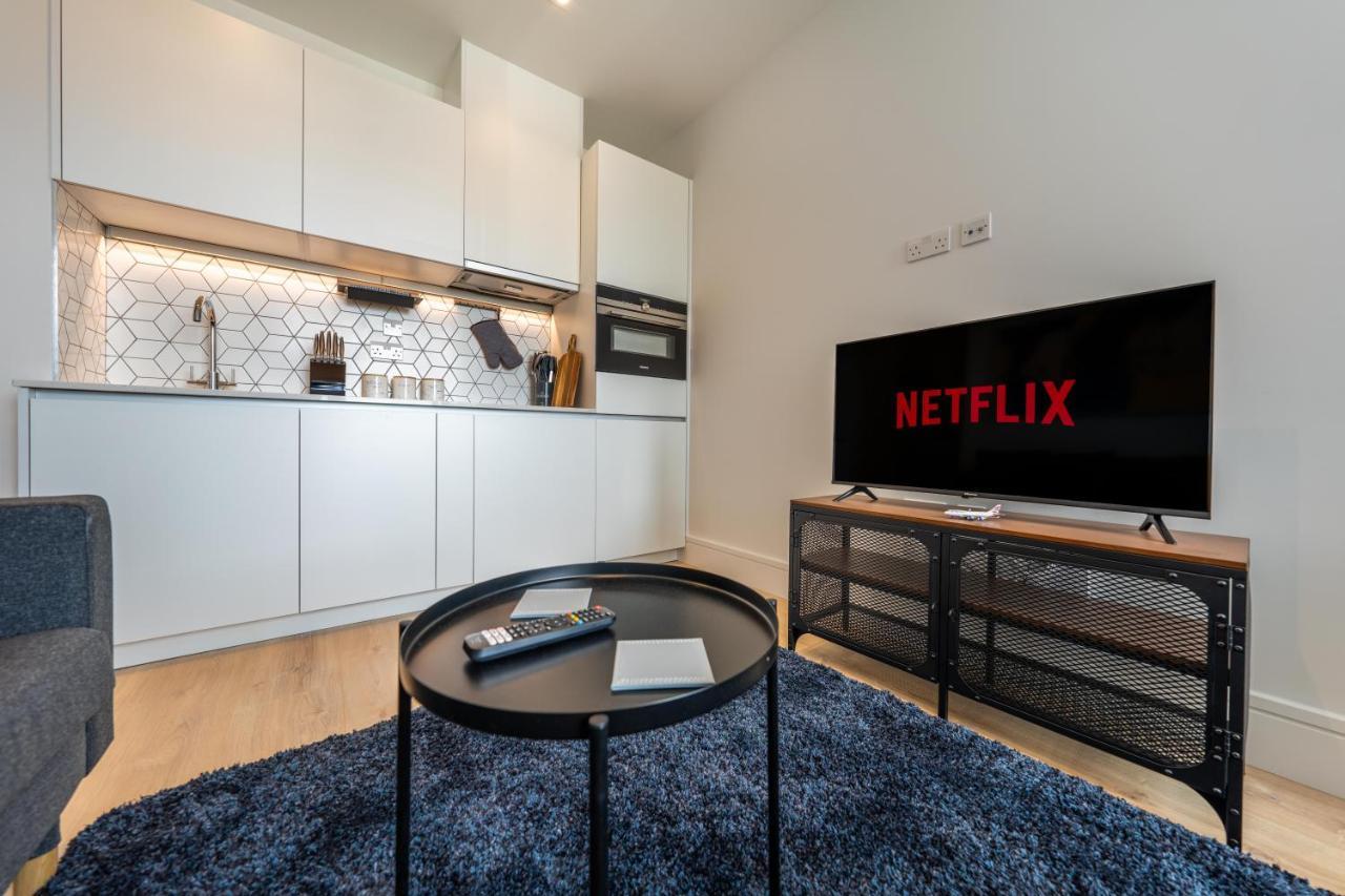 Cozy Apartments - Free Wifi And Parking Onsite Feltham Exteriér fotografie