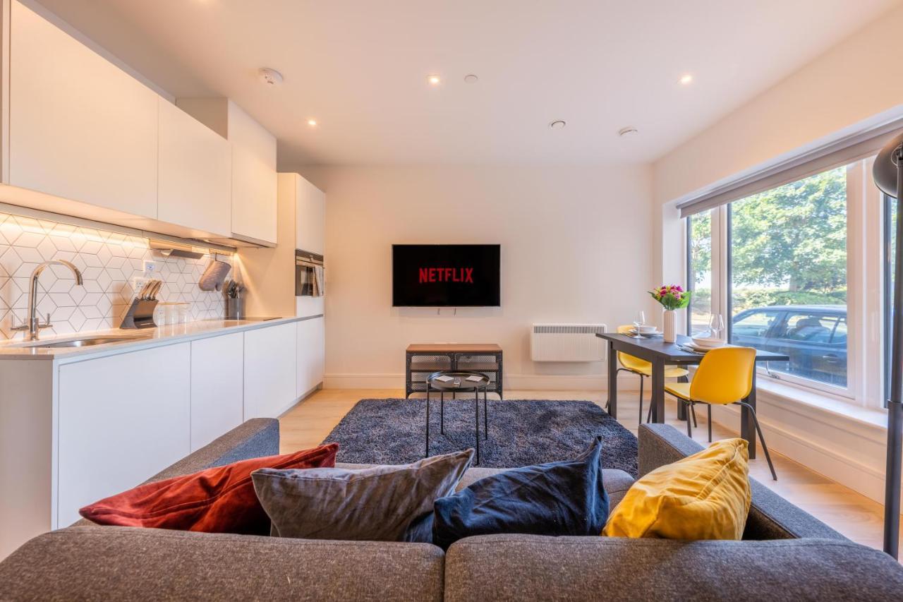 Cozy Apartments - Free Wifi And Parking Onsite Feltham Exteriér fotografie