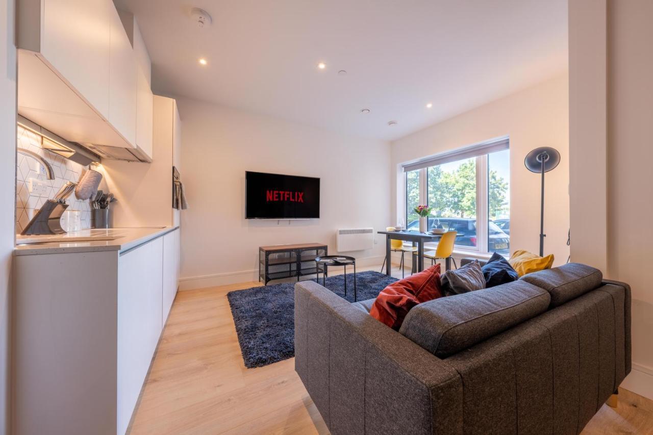 Cozy Apartments - Free Wifi And Parking Onsite Feltham Exteriér fotografie